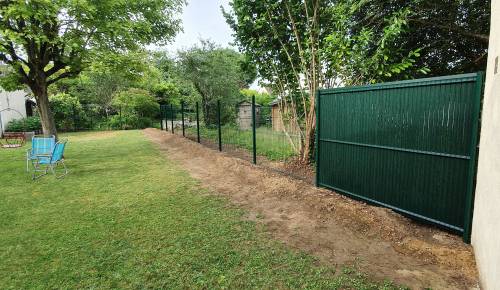  Travaux d'installation d'une clôture rigide en cours - Moissy-Cramayel 77550