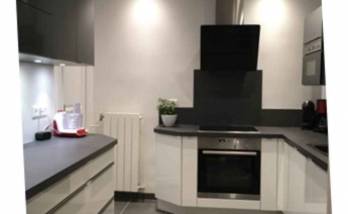 Rénovation de cuisine à Vigneux sur Seine - un carrelage grands carreaux