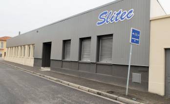 Ravalement de façade pour une entreprise située à Lyon Villeurbanne (Phase 2 côté rue)