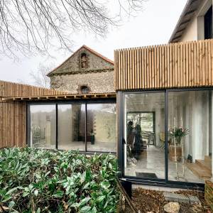 Baies vitrées orientées vers la Sèvre Nantaise – architecture Atelier Ose