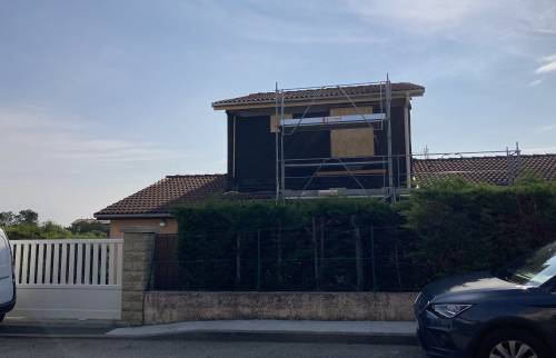 Surélévation de toiture pour agrandissement d'une maison située dans l'ouest lyonnais