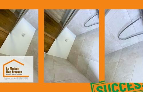 Photo 2 : Zoom sur le receveur de douche ultra-plat et le carrelage effet pierre, alliant design et praticité.