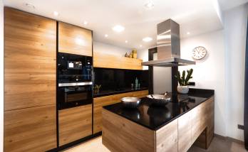 pose d'une cuisine moderne