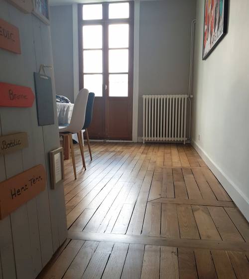 Séjour - Parquet - architecte 44, maçon 44, plaquiste 44, peintre 44, carreleur 44, plombier 44, électricien 44, menuisier 44, charpentier 44, couvreur 44