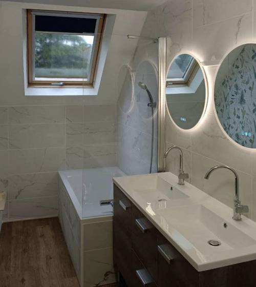 Salle de bains à l'étage