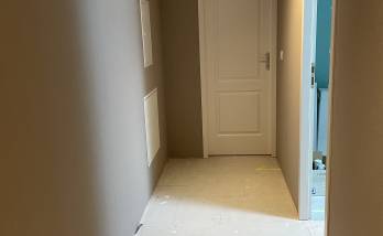 Couloir qui mènera aux futures chambres et salle de bain