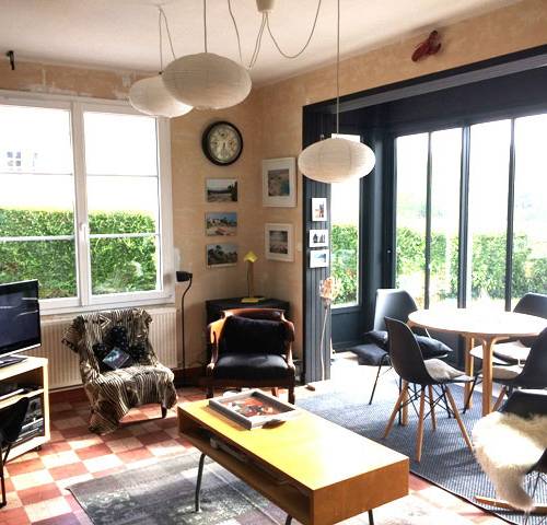 Vue porte fenêtre de l'intérieur à Cournon D'Auvergne