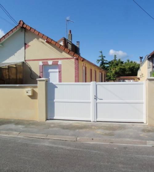 Pose d'un portail dans la région de Lyon