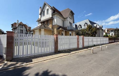 La clôture extérieure