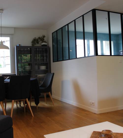 Verrière d'atelier sur soubassement avec porte battente entre cuisine et salon - Couilly-Pont-aux-Dames – 77860 - 