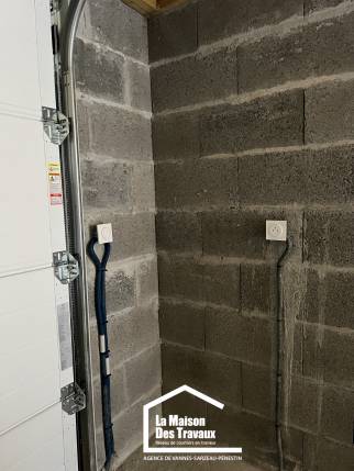 Pose de prise et interrupteur garage