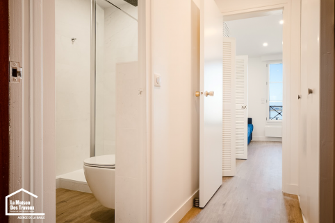 Sol PVC imitation parquet sans barre de seuil