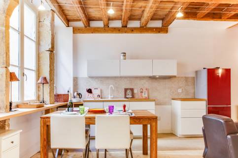 Réhabilitation complète d’un plateau de 60 m pour le transformer en appartement destiné à la location meublée à Lyon, quartier Saint Paul