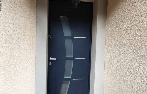 nouvelle porte d'entrée rénovée Sens (89) 