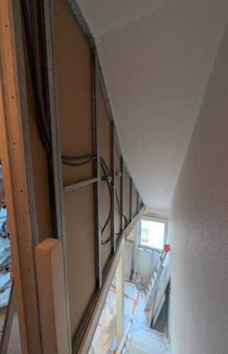 Cloisonnement de la chambre en cours 