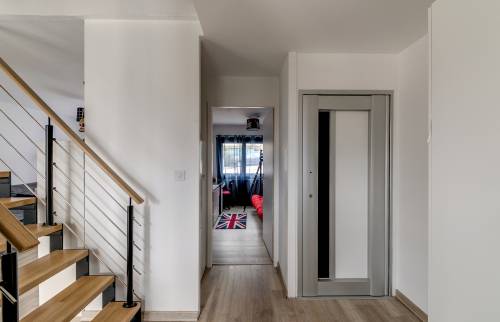 vue couloir élévateur de personne à mobilité réduite 