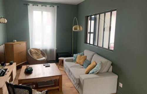 Salon vert sauge La Maison des Travaux Rouen