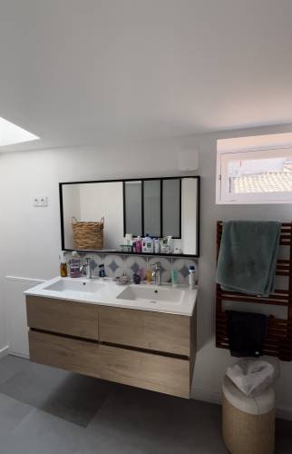  Salle d'eau sous les toits Vaucluse