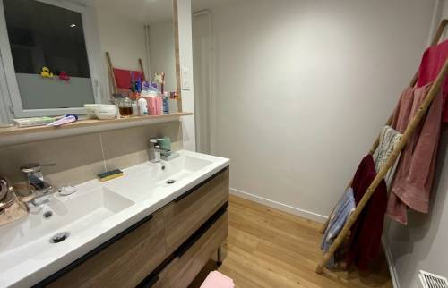 Rénovation complète d’une salle de bain et rafraîchissement d’une salle d’eau à Antony