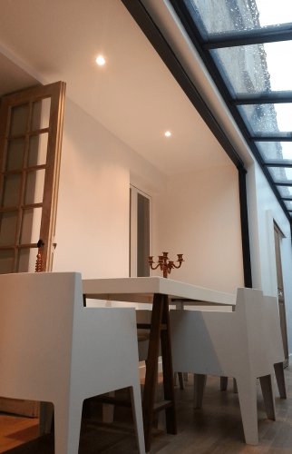 Construction d’une extension avec toit en verre