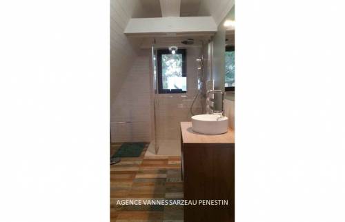 CREATIONS D'UNE SALLE DE BAINS DANS DES COMBLE A PENESTIN 56760 PAR LA MAISON DES TRAVAUX VANNES SARZEAU PENESTIN