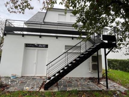 Toiture-terrasse accessible depuis le jardin rénovée sur une maison - Nantes 44