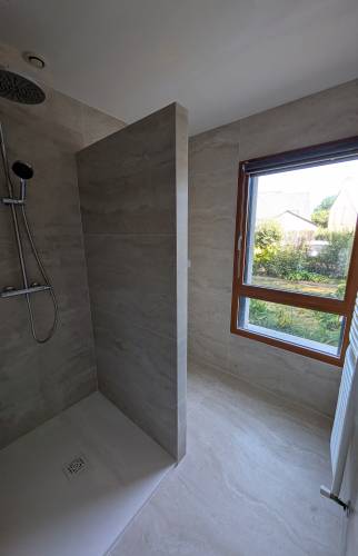 Salle d’eau rénovée à Saint-Jacques-de-la-Lande