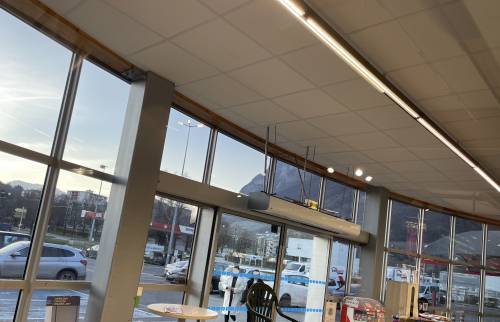 hall d'entrée avec le nouveau plafond