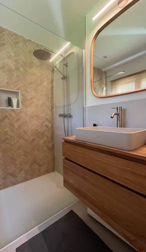 Du carrelage mural style zellige pour une ambiance chaleureuse