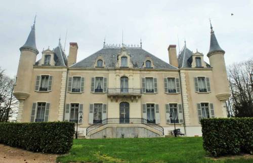 Rénovation des escaliers en Pierre dans un chateau classé - Monts du Beaujolais (69)