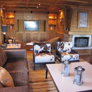 Décoration d'un salon dans un chalet savoyard