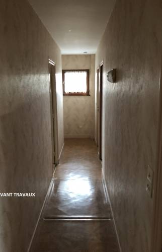 Rénovation d’un appartement à Troyes : un couloir transformé en espace lumineux et moderne avant