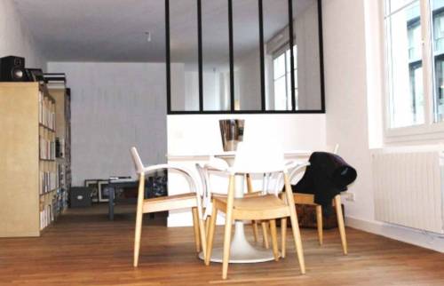 Salle existante, changement des sols et de la peinture 