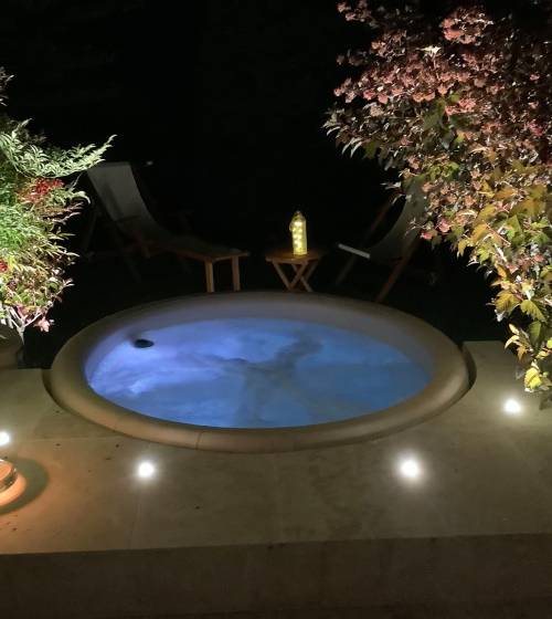 Jacuzzi en pein air de nuit