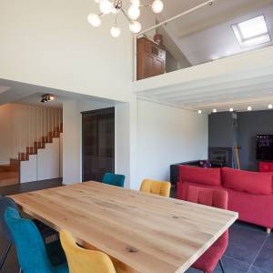 Espace salon réaménagé avec volume et lumière – projet Anne Rose BOUYER