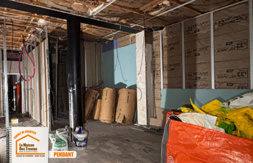  aménagement agence professionnelle, rénovation espace accueil, cuisine sur mesure moderne, réseau artisans rénovation, projet sur mesure intérieur