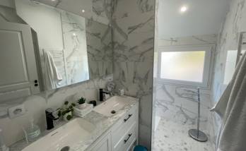 Salle de bain sous comble, la douche
