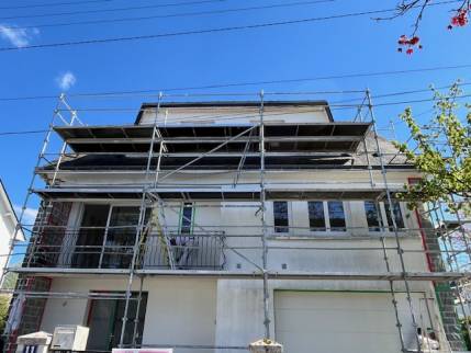 Travaux de ravalement de façade en cours sur une maison - Nantes 44