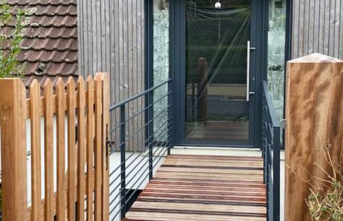 Installation d'une porte vitrée à Deauville