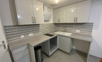 cuisine blanche et grise La Maison Des Travaux Alès