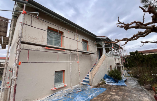 Changement des fenêtres et portes d’une maison à Saint-Genis-Les-Ollières 69290