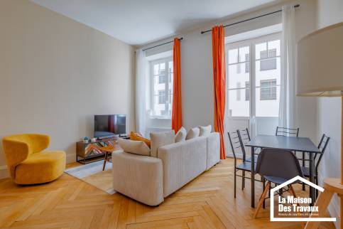 Rénovation d'un appartement ancien dans le quartier de Lyon Croix Rousse : charme des parquets en baton rompu 