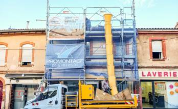Evacuation des gravats par goulotte
