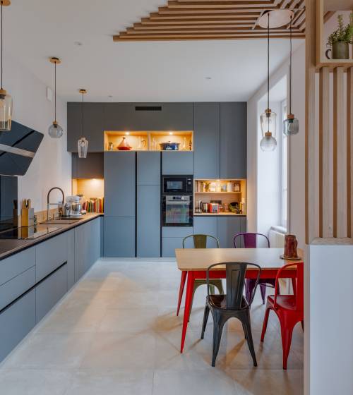 Lyon (69005) : Réalisation d'une cuisine ouverte sur le séjour avec claustra sur mesure