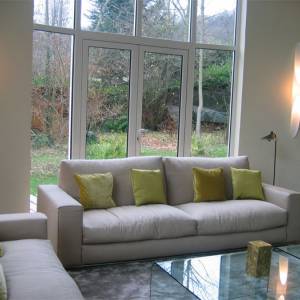 Rénovation maison 250 m², Jouy-en-Josas - Salon chic et multi-matière