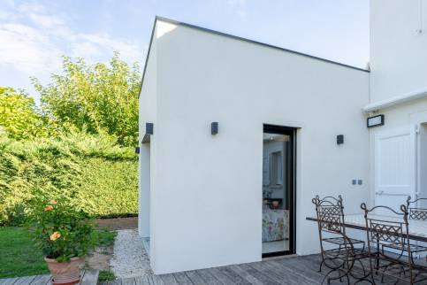 Extension de plain pied avec toiture plate - Chasselay (69380) 