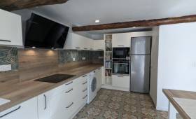  Aménagement de cuisine moderne dans un ancien corps de ferme - La Bernerie en Retz 44760