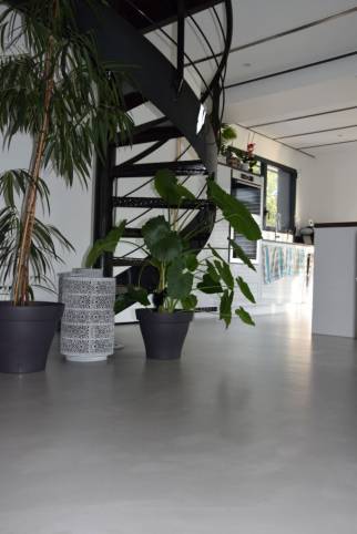 Rénovation de sol intérieur avec pose de béton ciré - Montpellier 34000