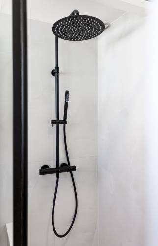 Colonne de douche noire