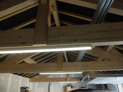 Réalisation d'un garage double avec portail coulissant, attenant à une maison existante, commune de l'ouest de Lyon : charpente 